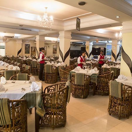 Meridian Hotel & Restaurant Dakhin Kattali Esterno foto