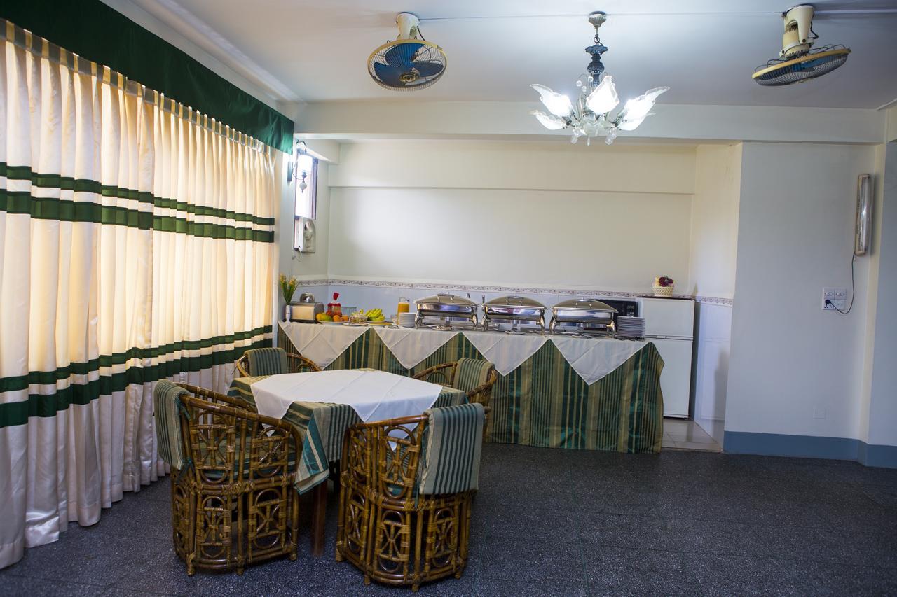 Meridian Hotel & Restaurant Dakhin Kattali Esterno foto
