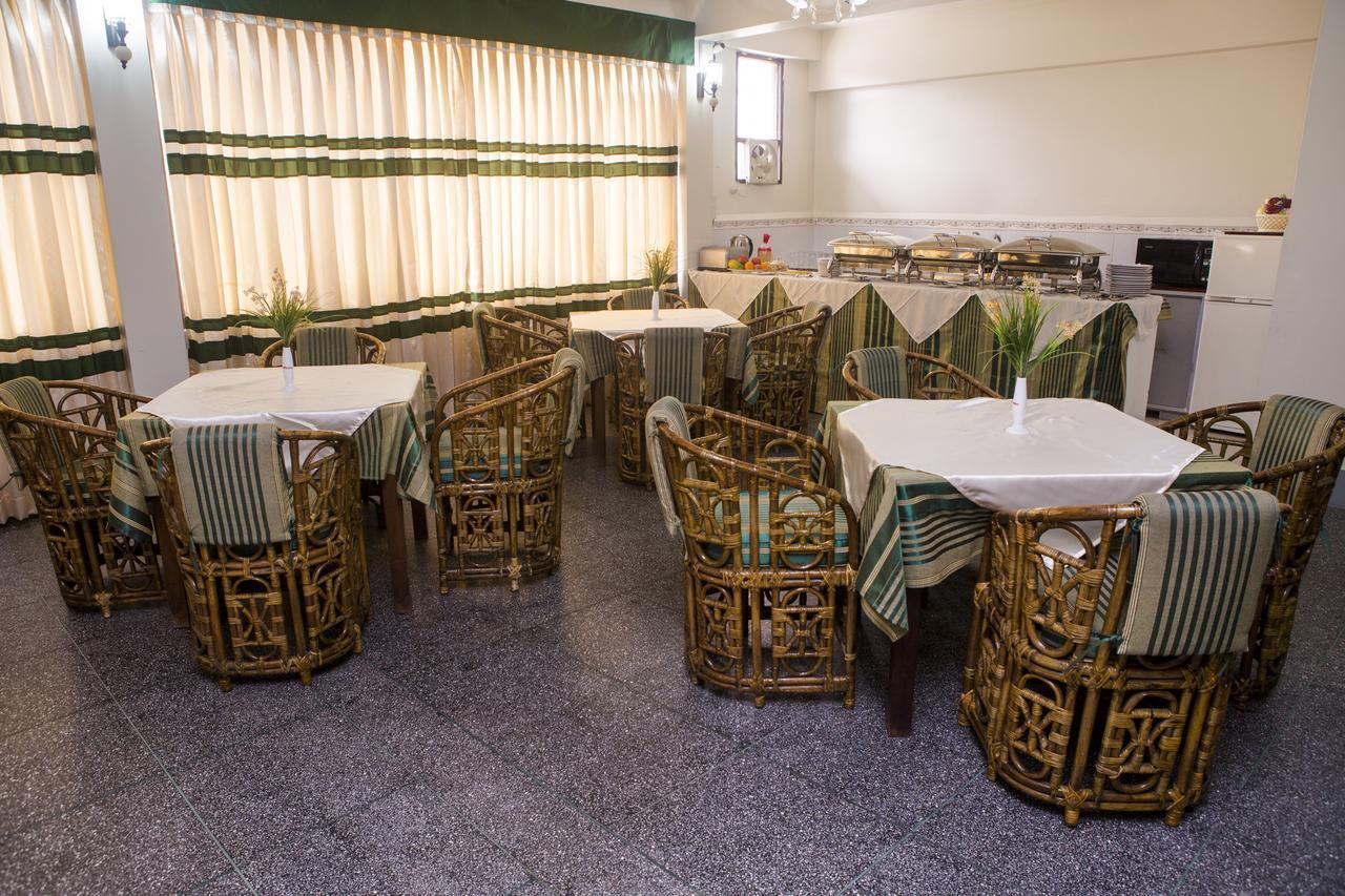 Meridian Hotel & Restaurant Dakhin Kattali Esterno foto